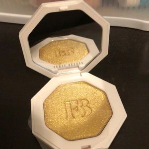 2FOR$25 Fenty Beauty Highlighter